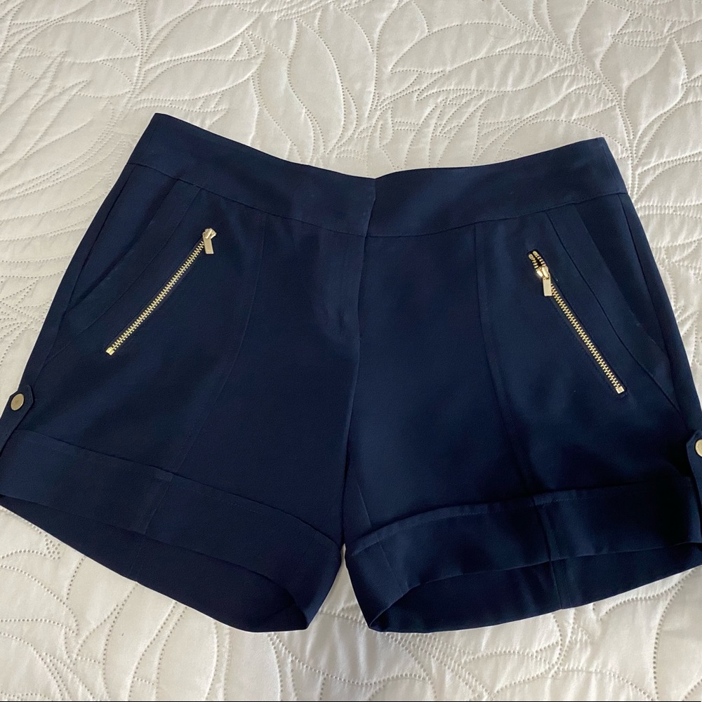 Cache’ dress shorts. Size 4. Dark navy blue. Excellent condition.